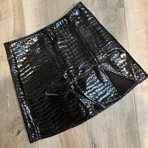 MOTEL ROCKS MEDIUM LEATHER SKIRT W SNAKE DETAILING AND SIDE SLIT